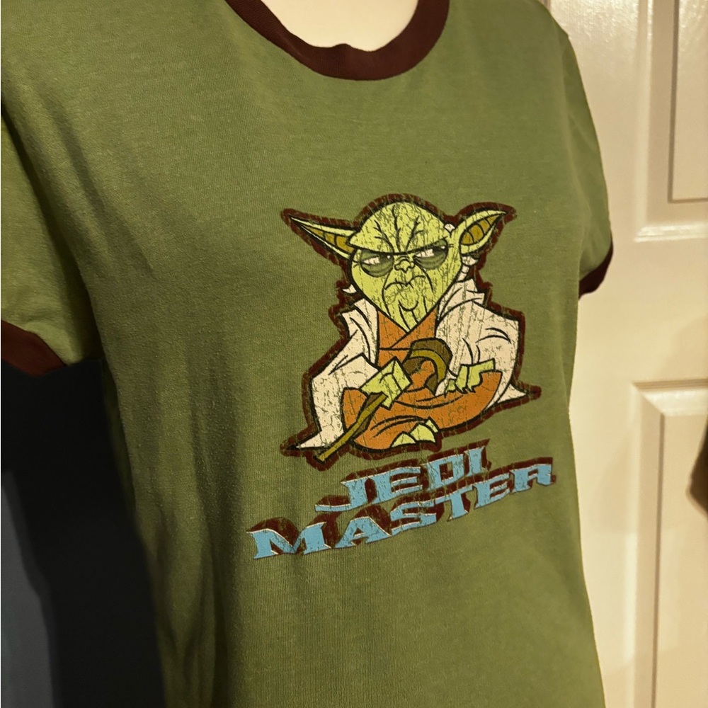 Retro style Green Jedi Master distressed T-shirt